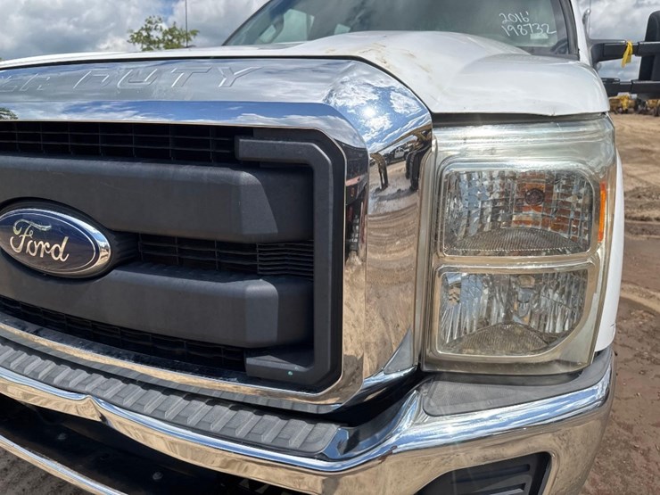 2016-ford-f350-xl-image-17