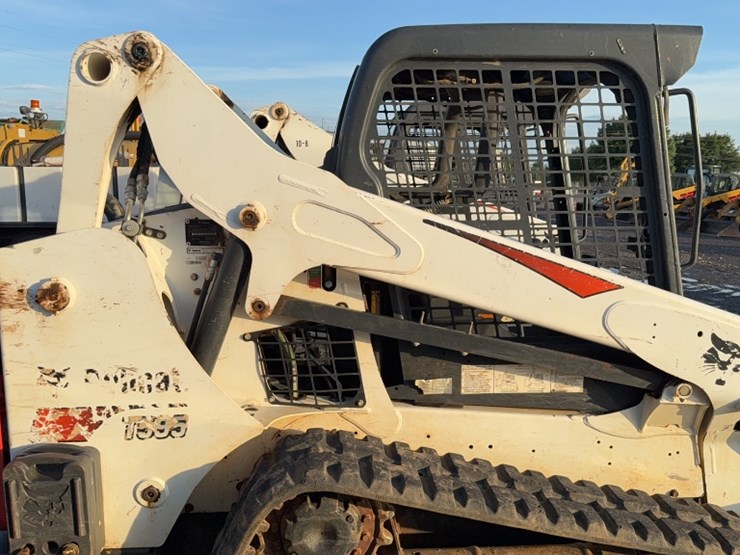 2019-bobcat-t595-image-6