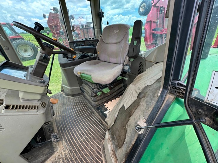 2004-john-deere-6220-image-23