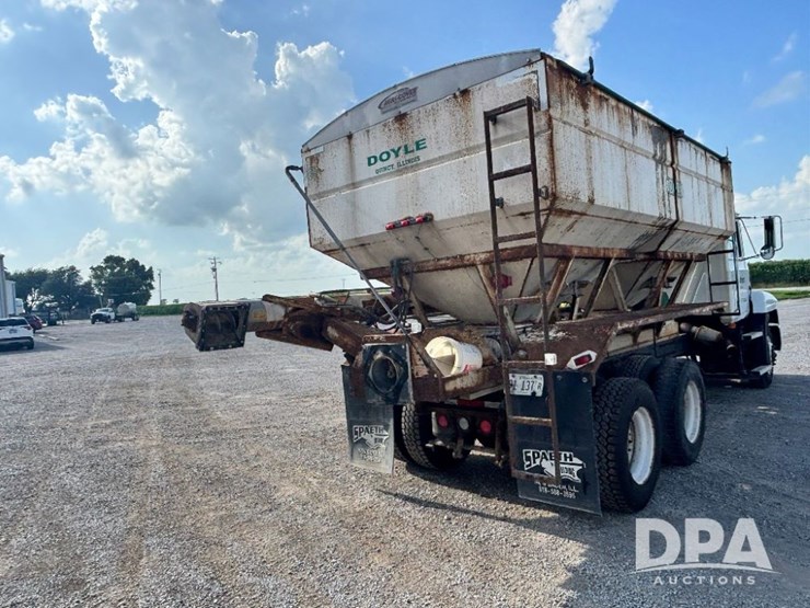 1995-mack-ch613-image-11