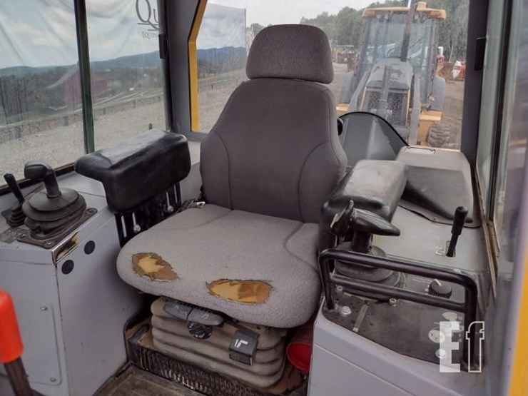 2004-deere-650h-xlt-image-14