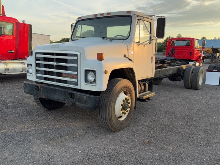 1987-international-s1900-image-1