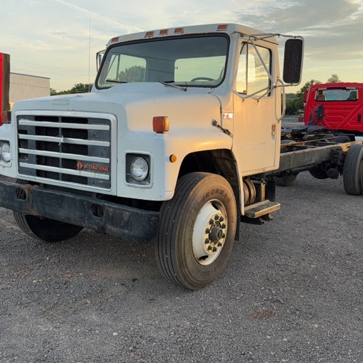 1987 INTERNATIONAL S1900
