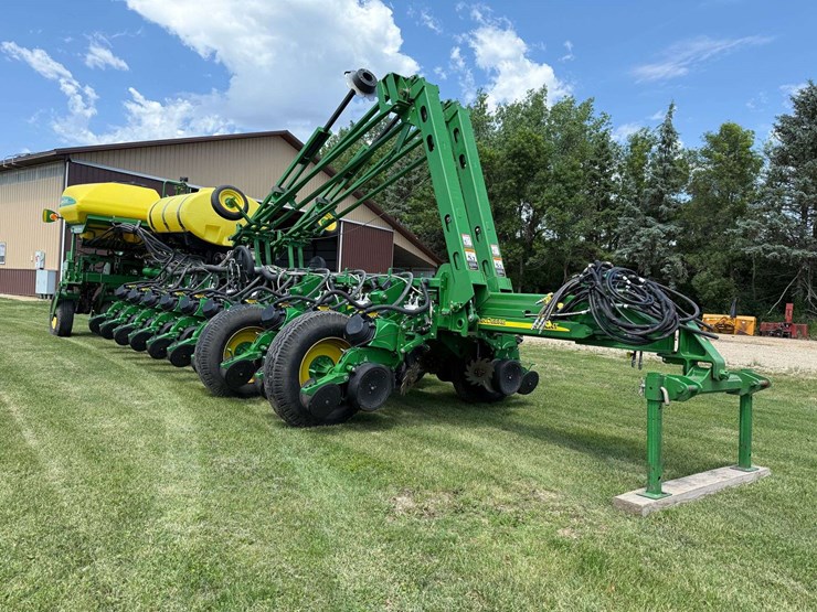2014-john-deere-1770nt-image-9