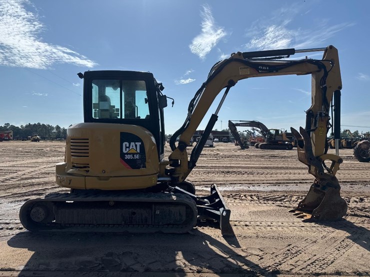 2017-caterpillar-305.5e2-cr-image-5