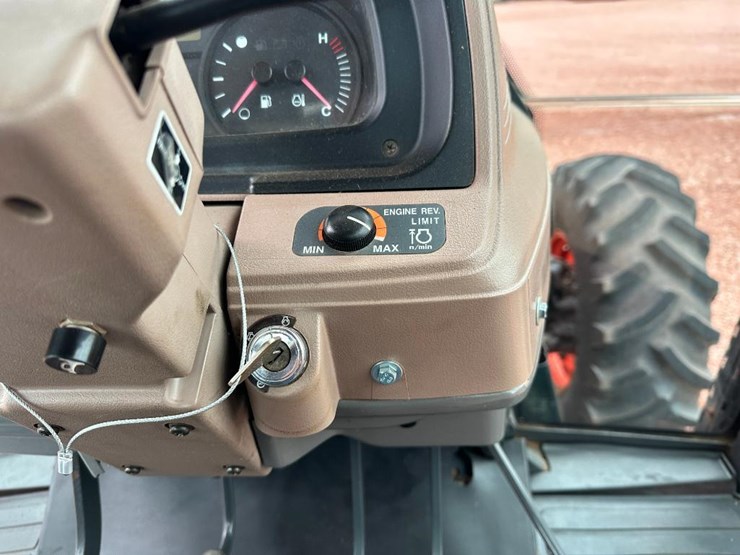 2013-kubota-m126x-image-50