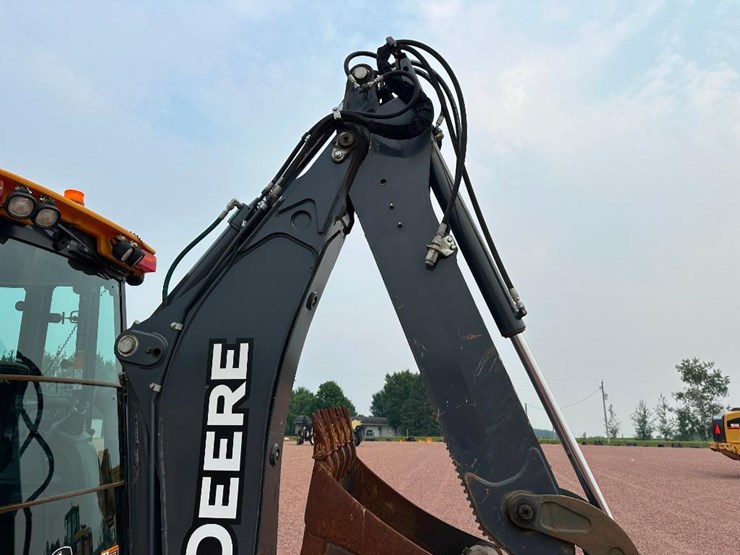 2018-deere-310sl-image-32