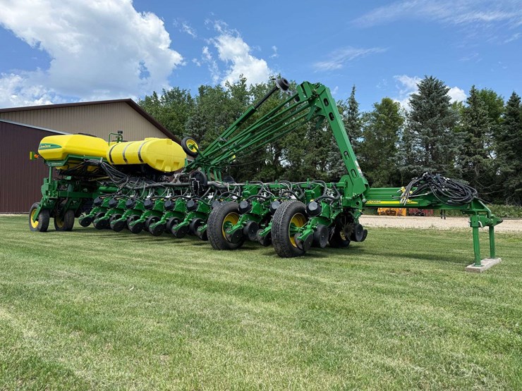 2014-john-deere-1770nt-image-8