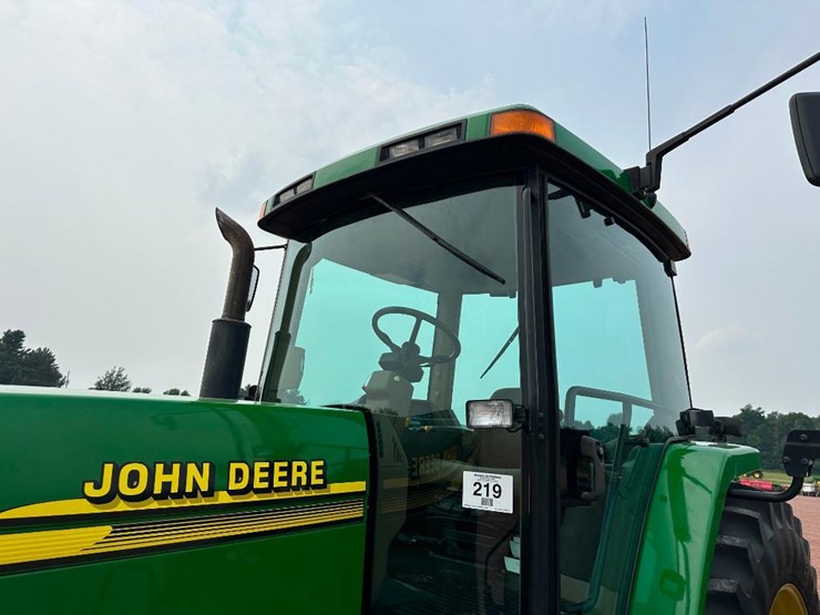 john-deere-8210-image-19