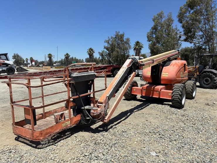 2013-jlg-600aj-image-1