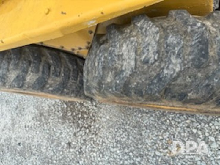 john-deere-24-image-14