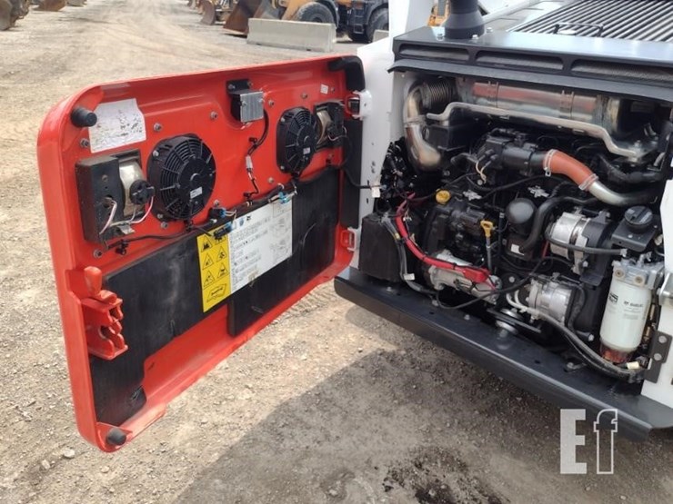 2023-bobcat-t770-image-37