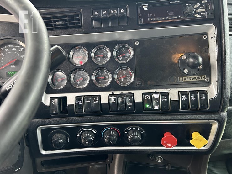 2019-kenworth-t800-image-14