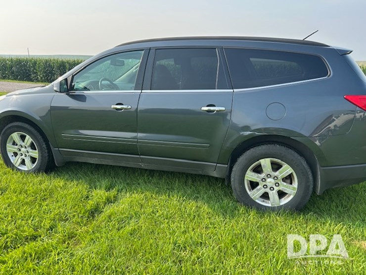 2011-traverse-lt-suv-(mn1058)-image-9