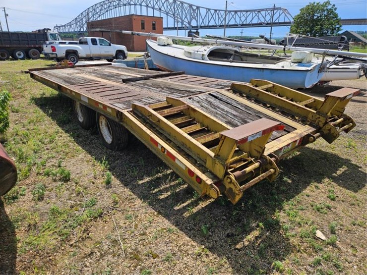 #2533-•-dynaweld-24'-tandem-axle-equipment-trailer-image-2