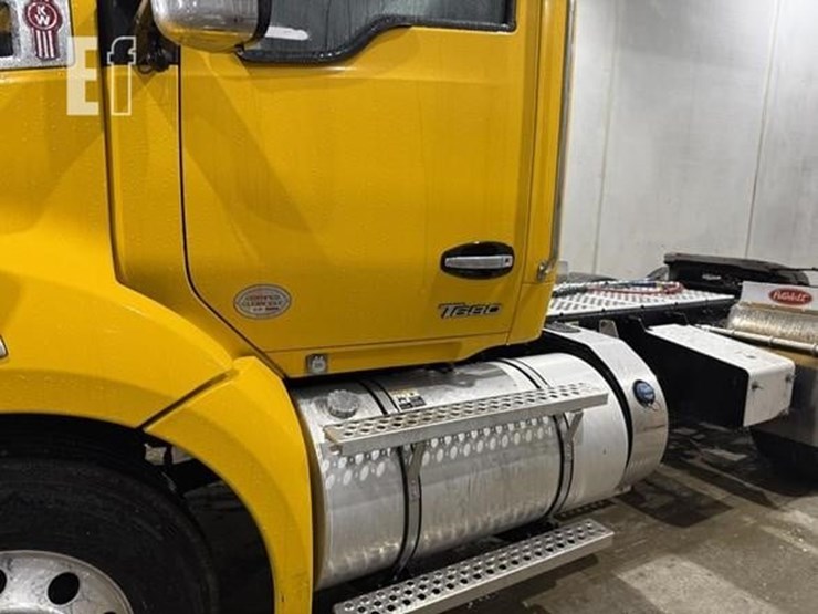 2022-kenworth-t680-image-23