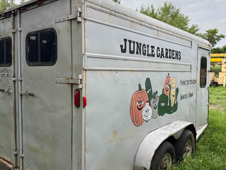 82-1/2”-x-14-1/2ft-enclosed-trailer-image-9