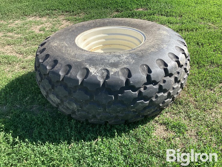 firestone-23.1-26-tire-&-wheel-image-1