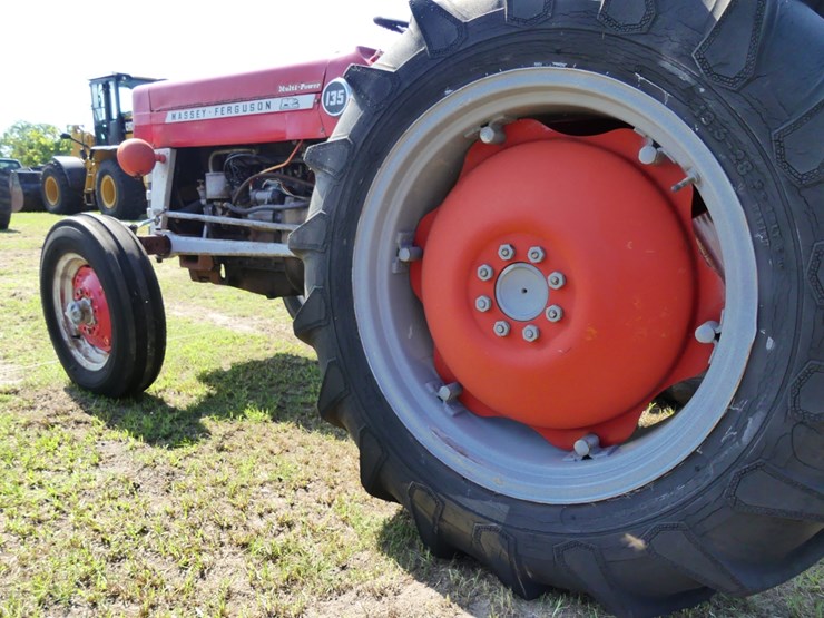 massey-ferguson-135-image-7