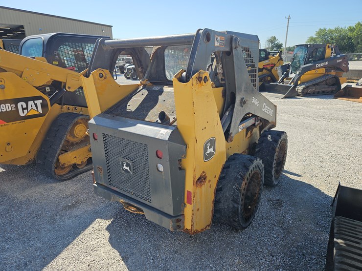2019-deere-318g-image-14