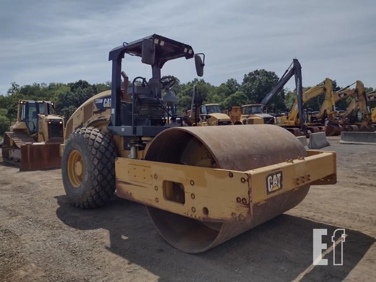 2015-caterpillar-cs56b-image-34