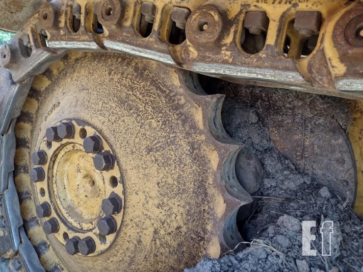 2004-deere-650h-image-31