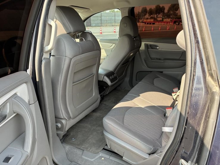 2017-chevrolet-traverse-image-11