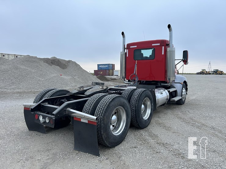 2014-kenworth-t600-image-5