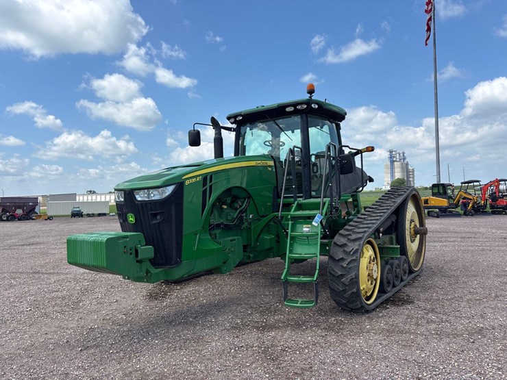 2014-john-deere-8335rt-image-1