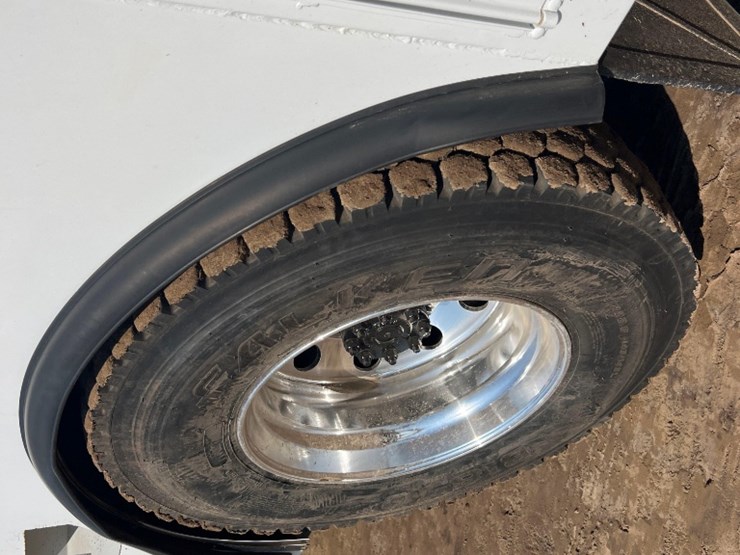 2015-ford-f750-xl-image-23
