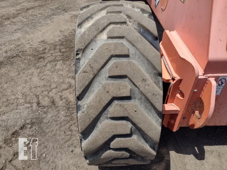 2013-jlg-1200sjp-image-15
