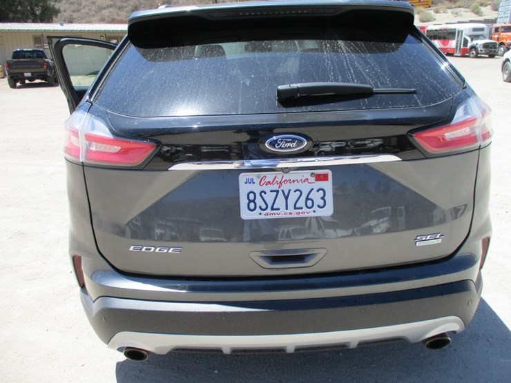 2020-ford-edge-sel-image-16