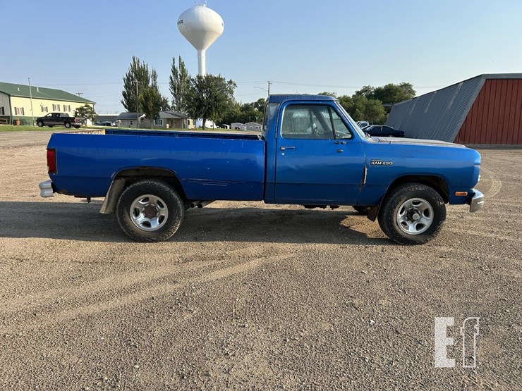 1991-dodge-power-wagon-image-4