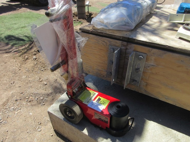 new-unused-2024-50t-2-air/hydraulic-floor-jack,-image-1