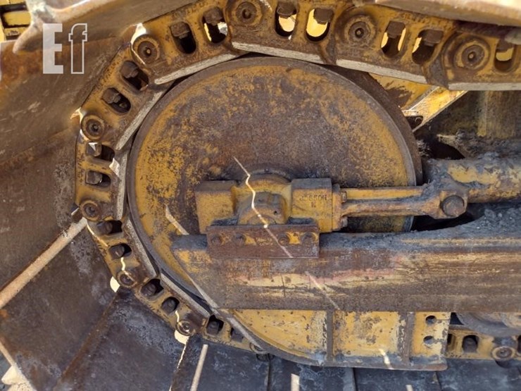 2004-deere-650h-image-23