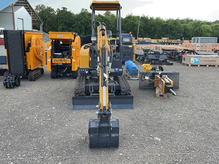 #2019-•-2025-cfg-mx50r-mini-excavator-image-2