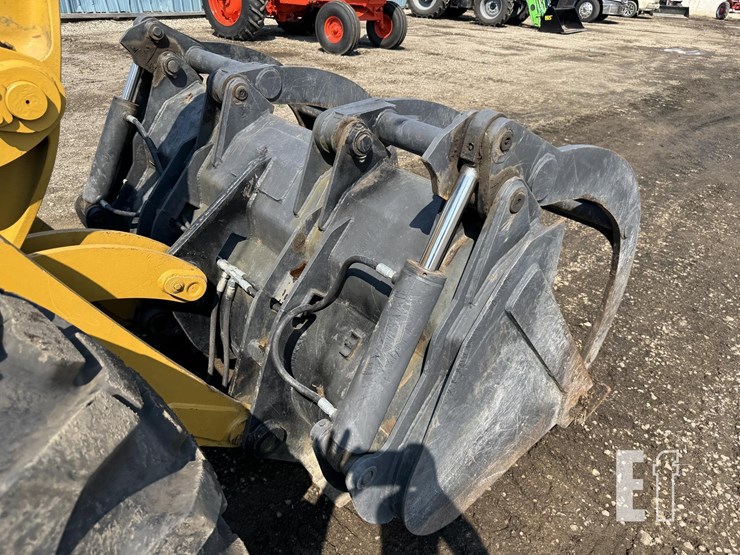 2021-caterpillar-920-image-25