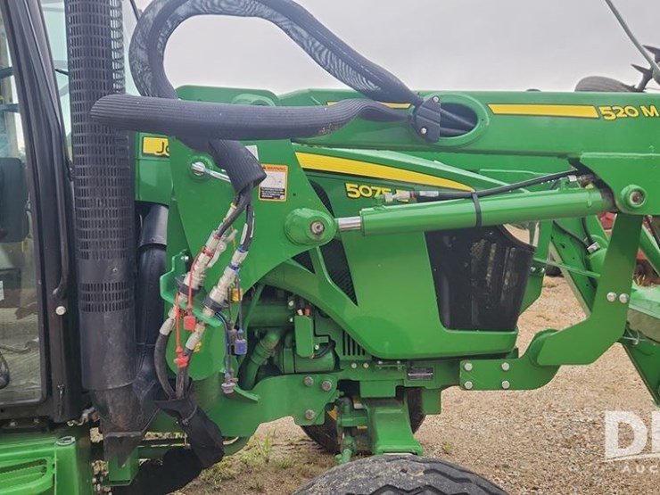 2021-john-deere-5075e-image-16