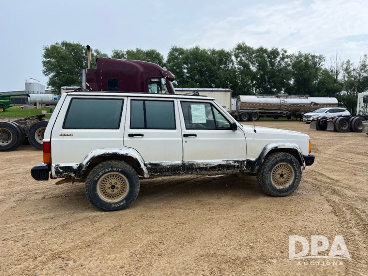 1990-jeep-cherokee-limited-image-9