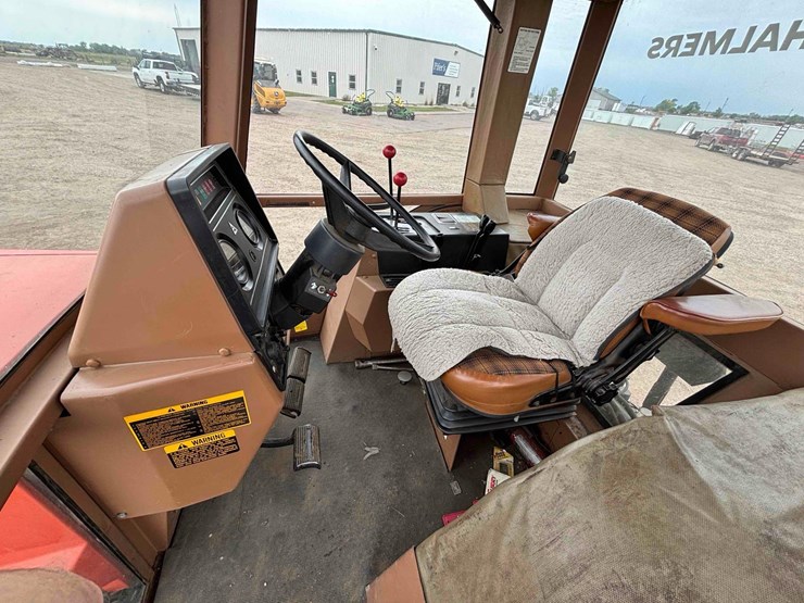 1982-allis-chalmers-8030-tractor-image-18