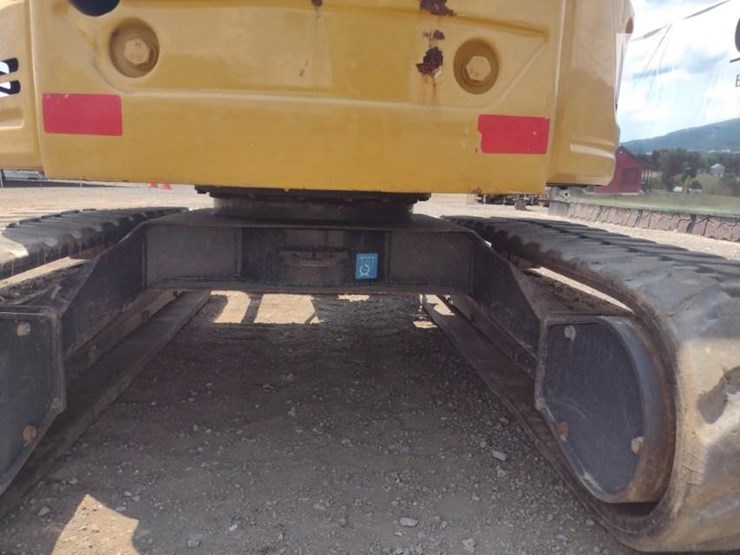 2020-deere-26g-image-45