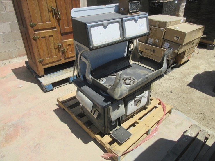 lot-of-country-charm-electric-4-burner-stove,-image-4