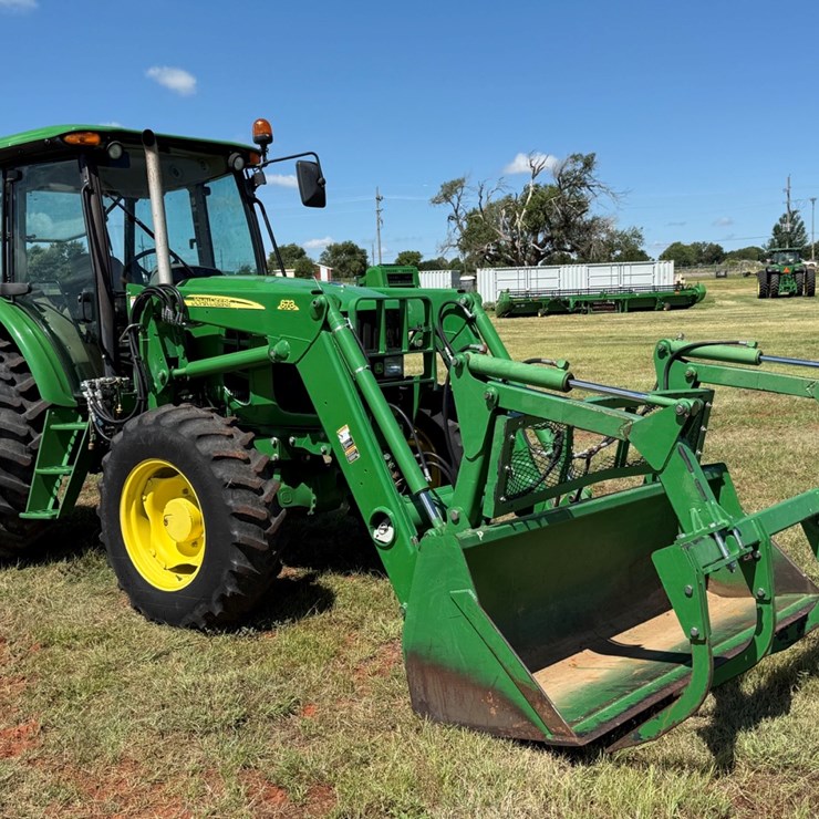 2011 JOHN DEERE 6115D