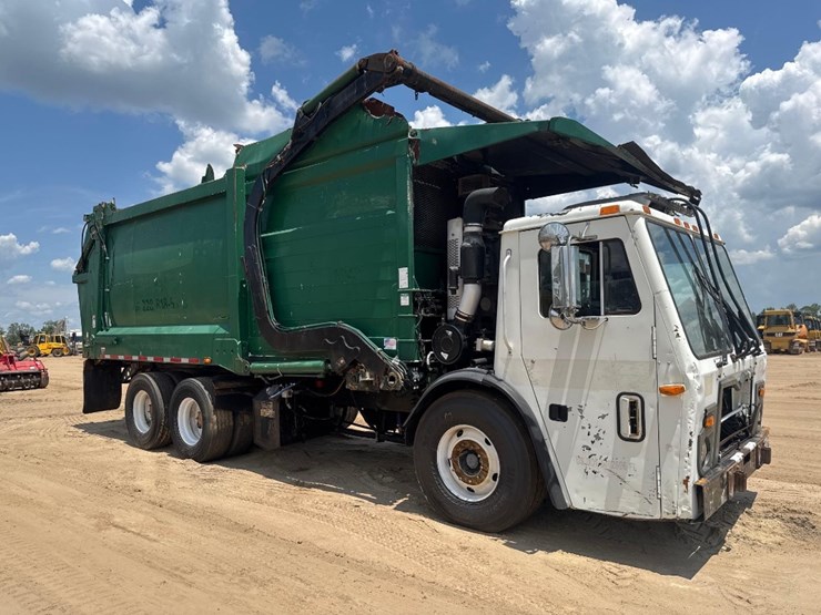2013-mack-leu613-image-4