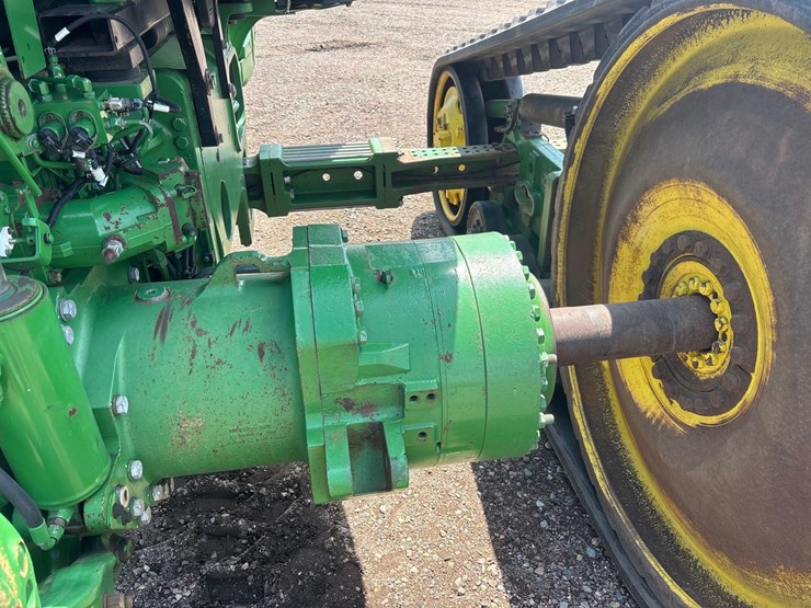 2012-john-deere-8335rt-image-26