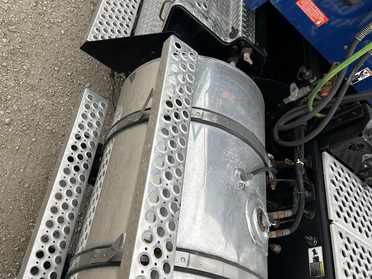 2020-kenworth-t680-image-42