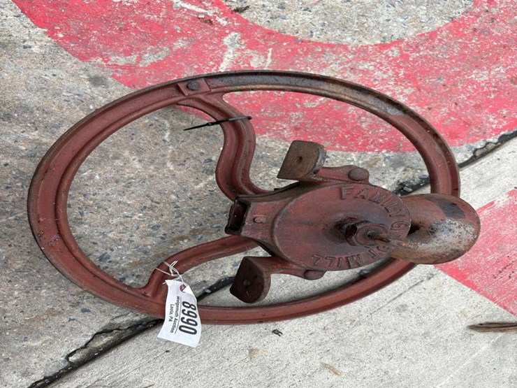hand-crank-corn-grinder-image-3