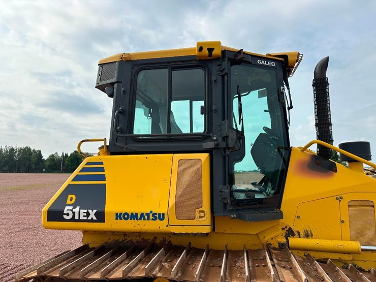 2007-komatsu-d51px-22-image-24