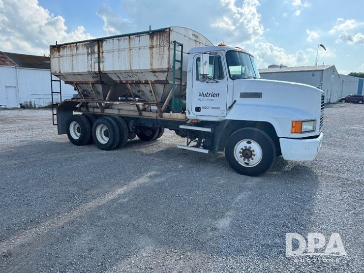 1995-mack-ch613-image-6