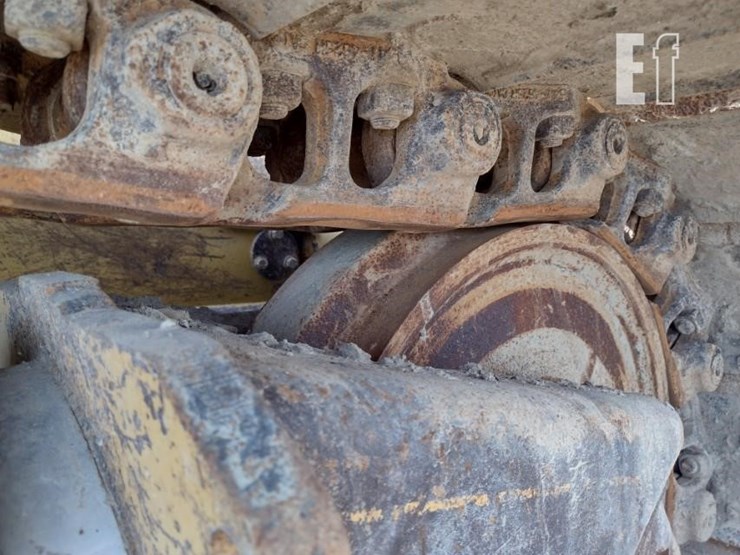 2010-caterpillar-d6n-lgp-image-37